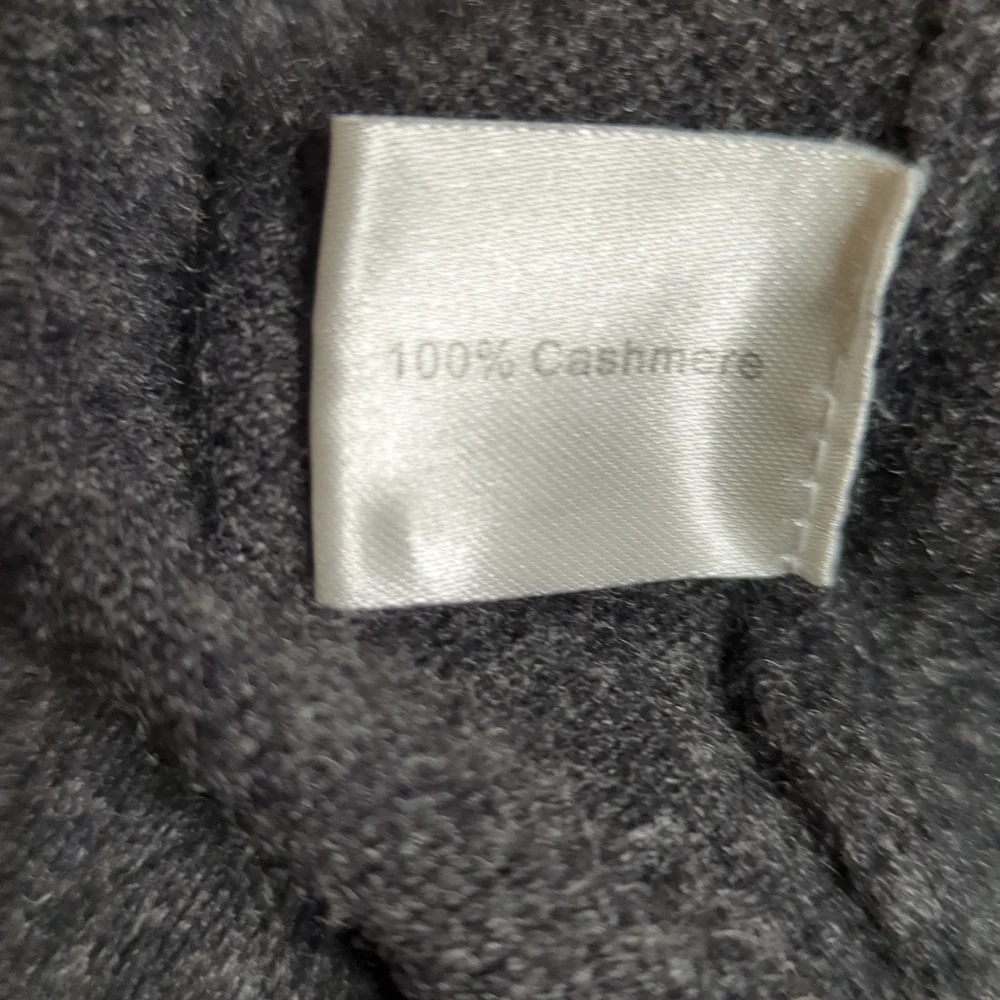 Cashmere Sweater Open fly back soft modern luxury Grey Color lock Minimalist S